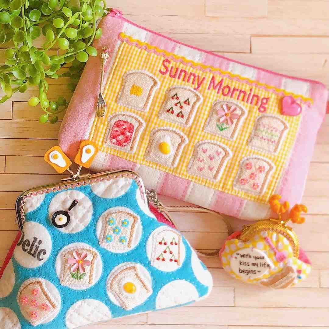 ベビーナーサリー　ヴィンテージ　キルト　刺繍　作家　ハンドメイド　可愛い ベビーナーサリーアンティーク風/アニマル刺繍/パッチワーク