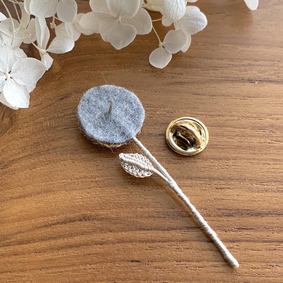 フラワーモチーフブローチ （ブラウン×エクリュ） - 商品 | 日本ヴォーグ社